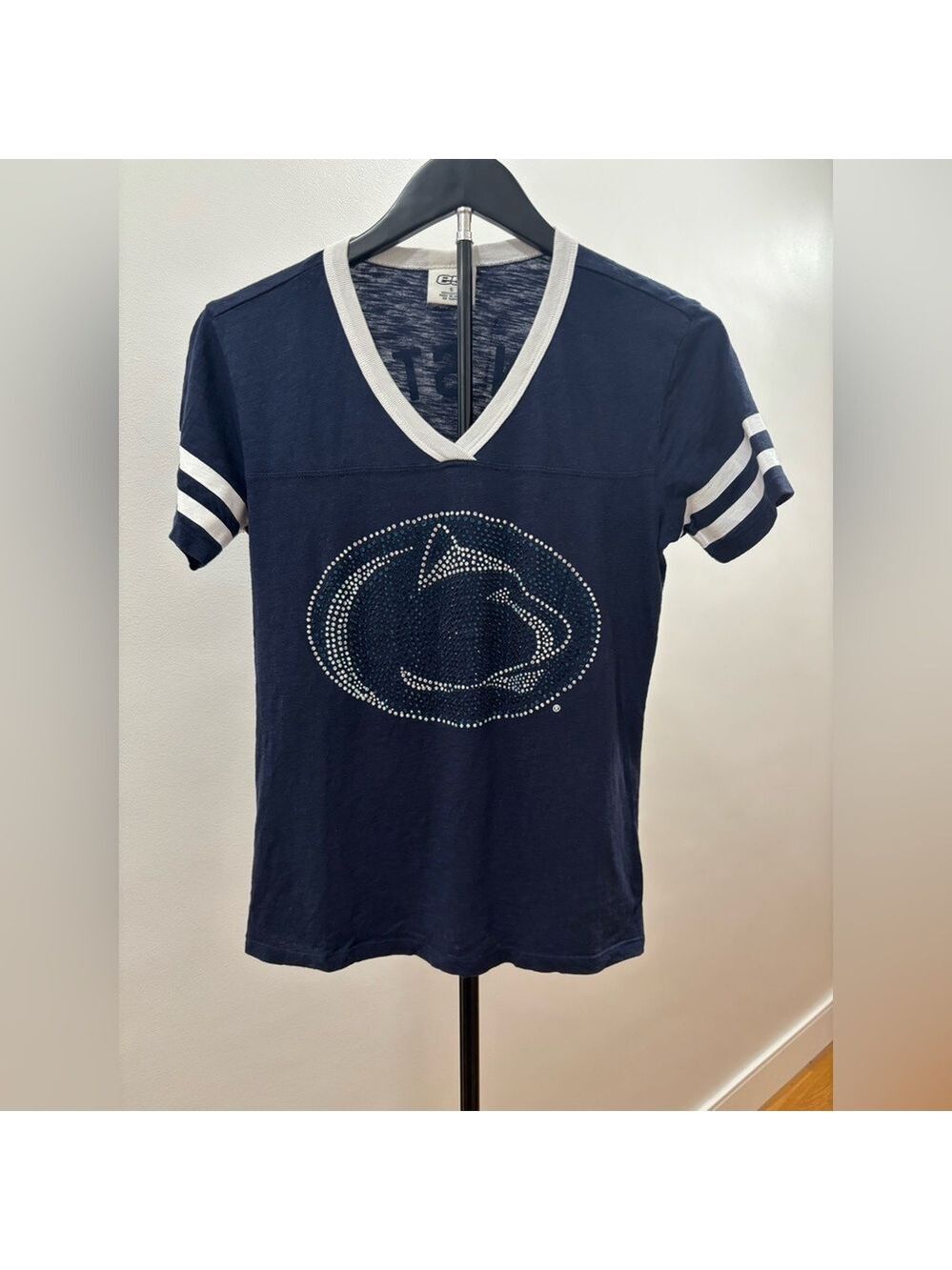 456. Colosseum Penn State Nittany Lion’s Women V-Neck Shirt